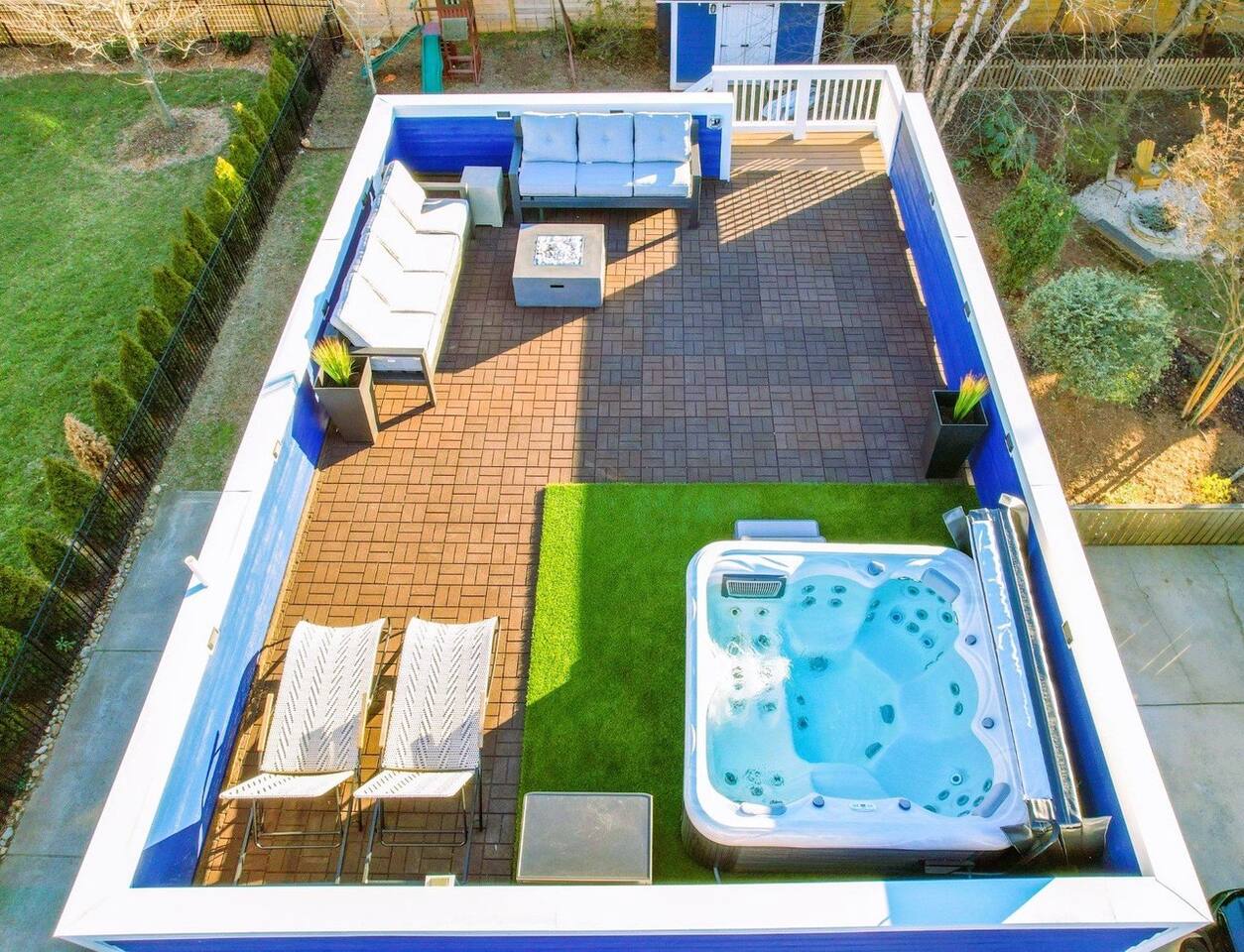 Rooftop Patio Oasis - 5 minutes outside Uptown