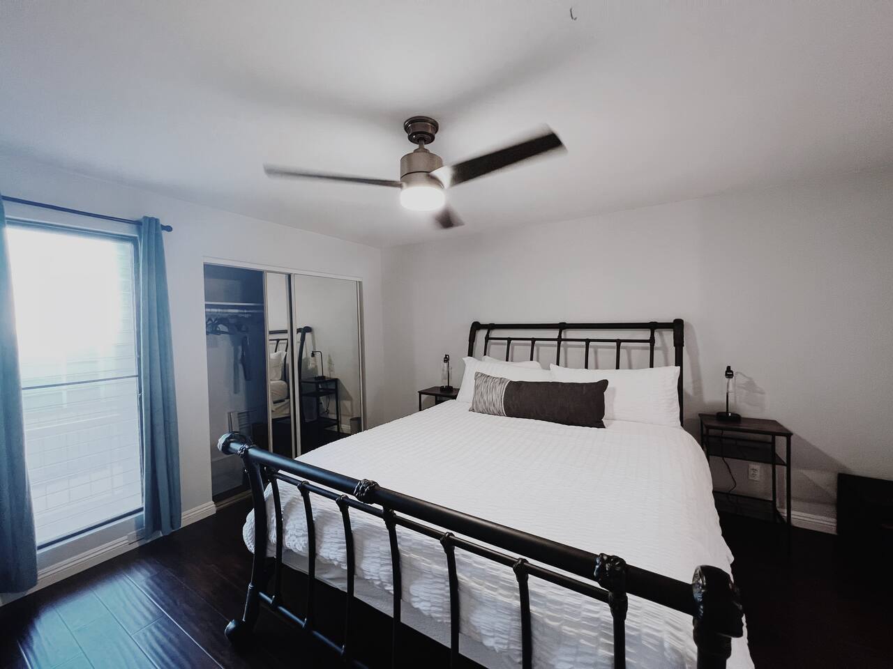 Refined Minimalist Condo Accommodation in Carlsbad