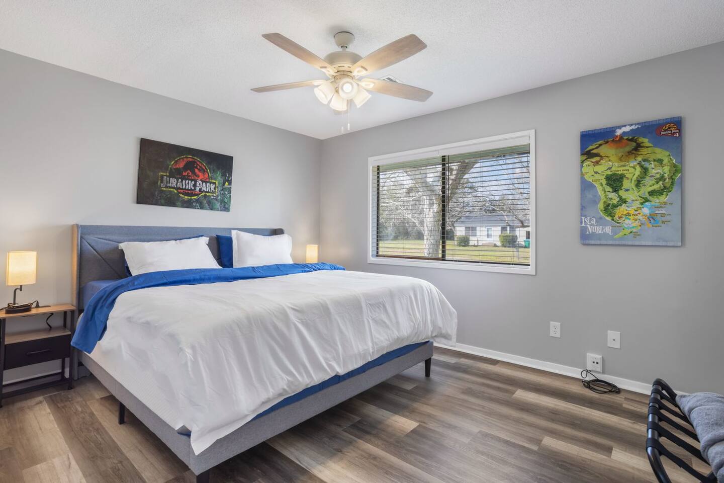 Jurassic Park Themed Condo Near Beach *KING*