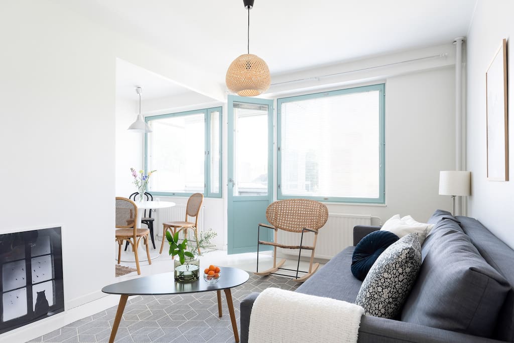 Private balcony & free parking in trendy Kallio