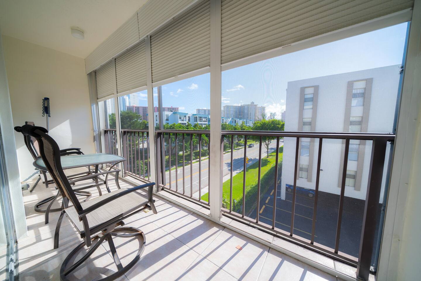🏝Enjoy Fully Equipped 2BR Condo Near The Beach🏝