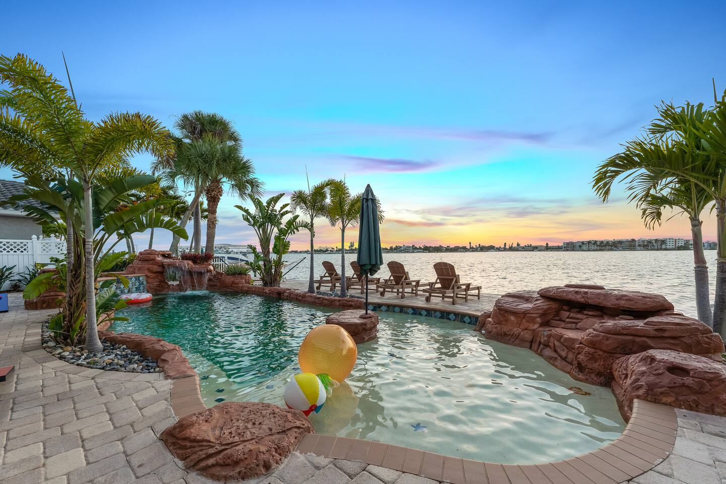 Sea Vue -King Beds | Stunning Views | 2MI to Beach