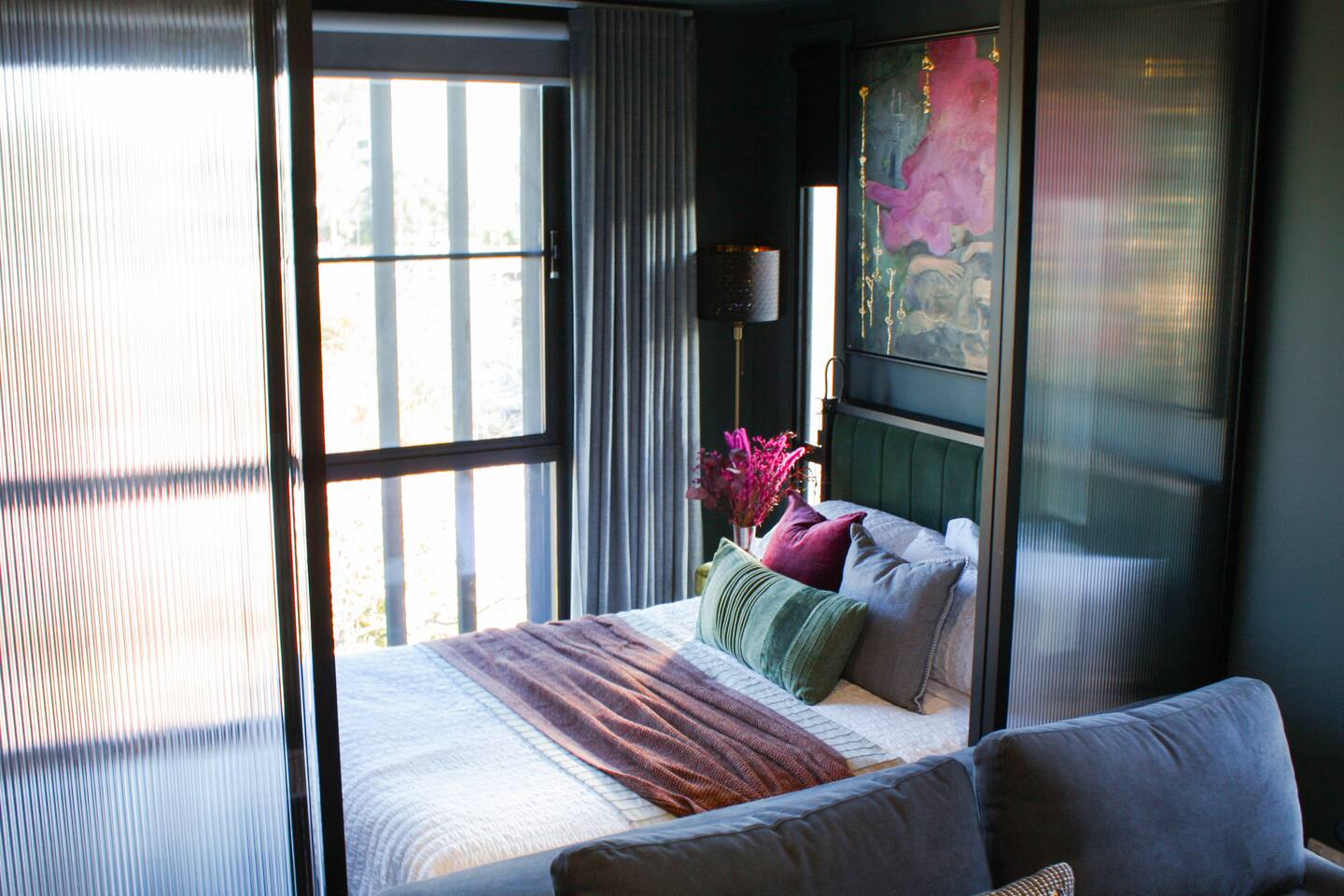 Tiny 'Lagoon' Escape – Soft, Serene, Central!