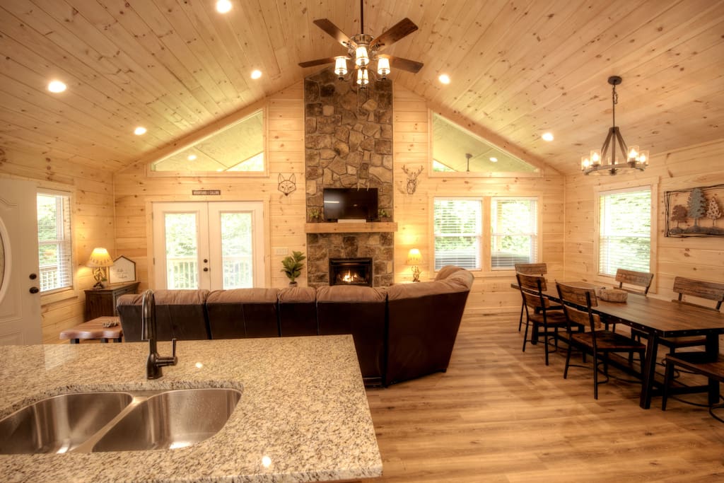 Sleepy Oak Cabin