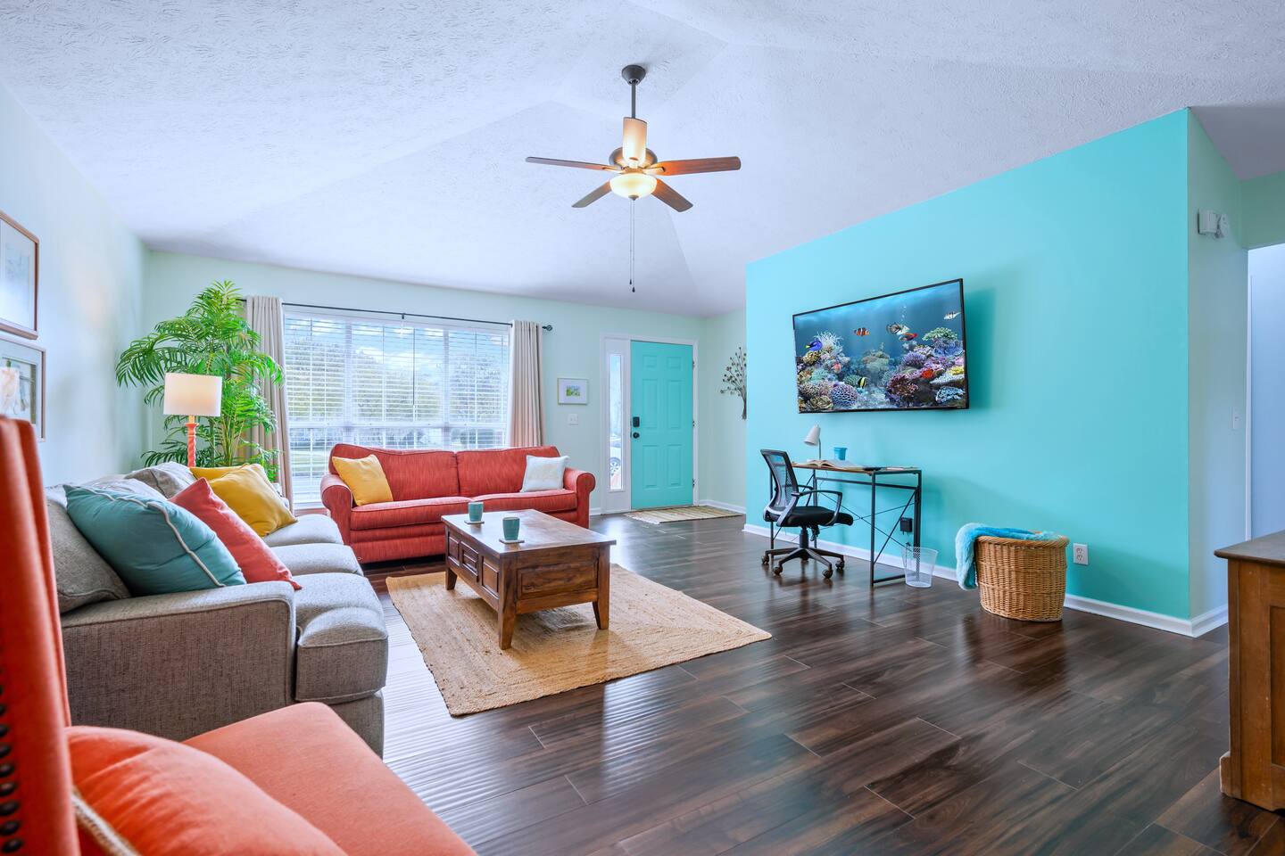 Fully Fenced Yard - by Beach - Turquoise Tides