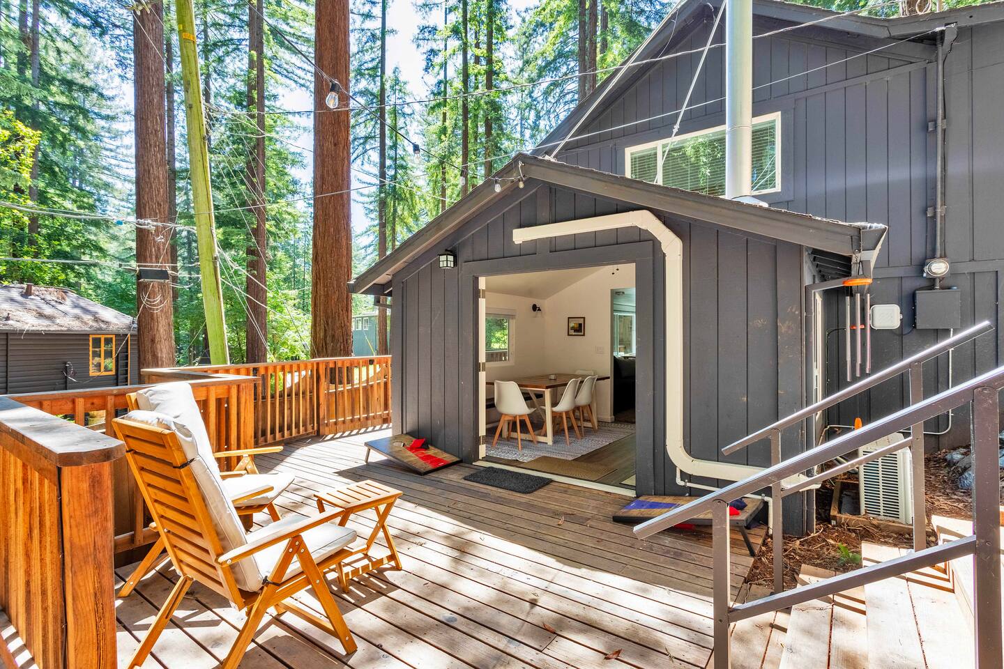 Cozy retreat w/ deck & outdoor dining