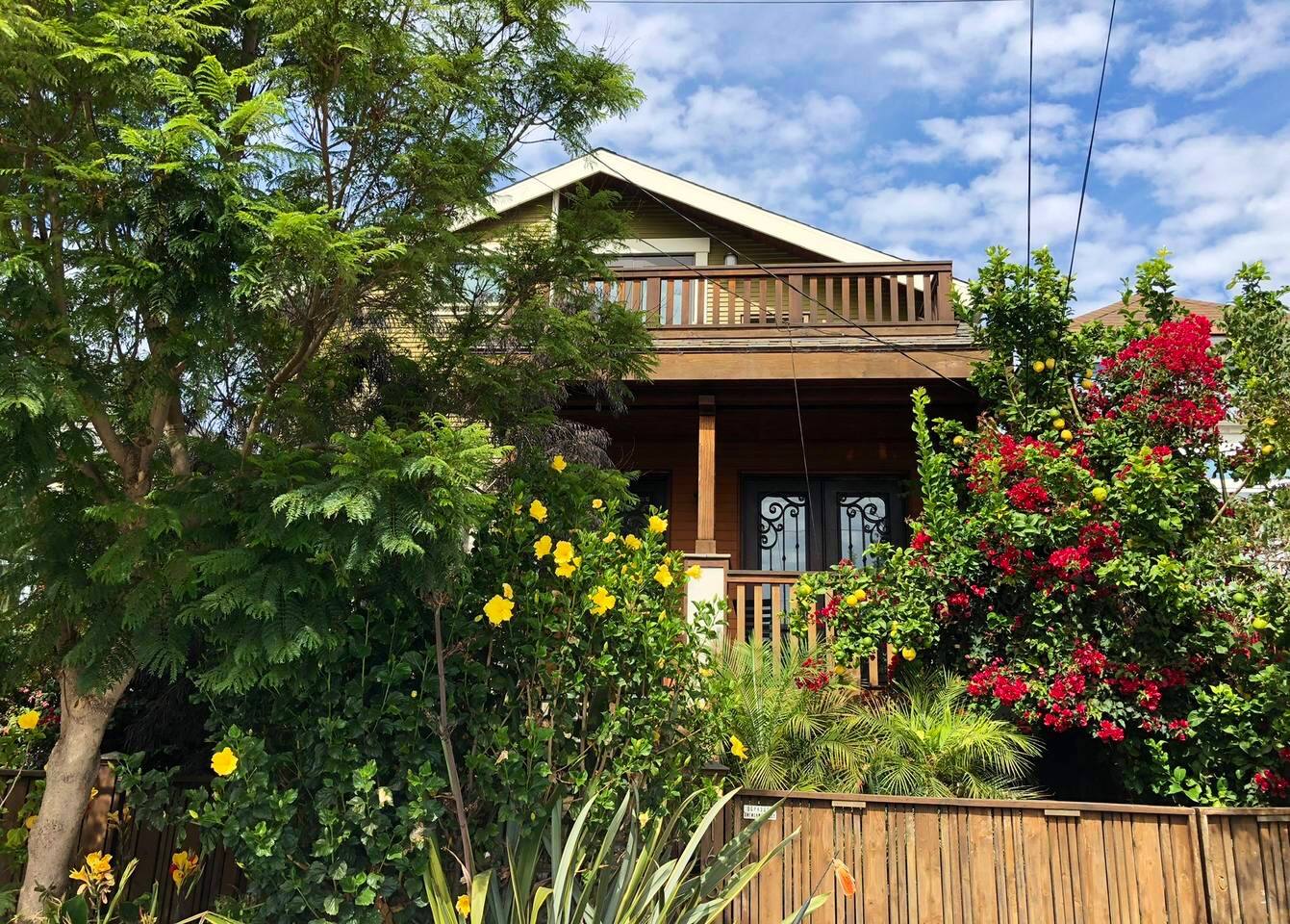 The CRAFTSMAN |  Urban Oasis | Executive Retreat