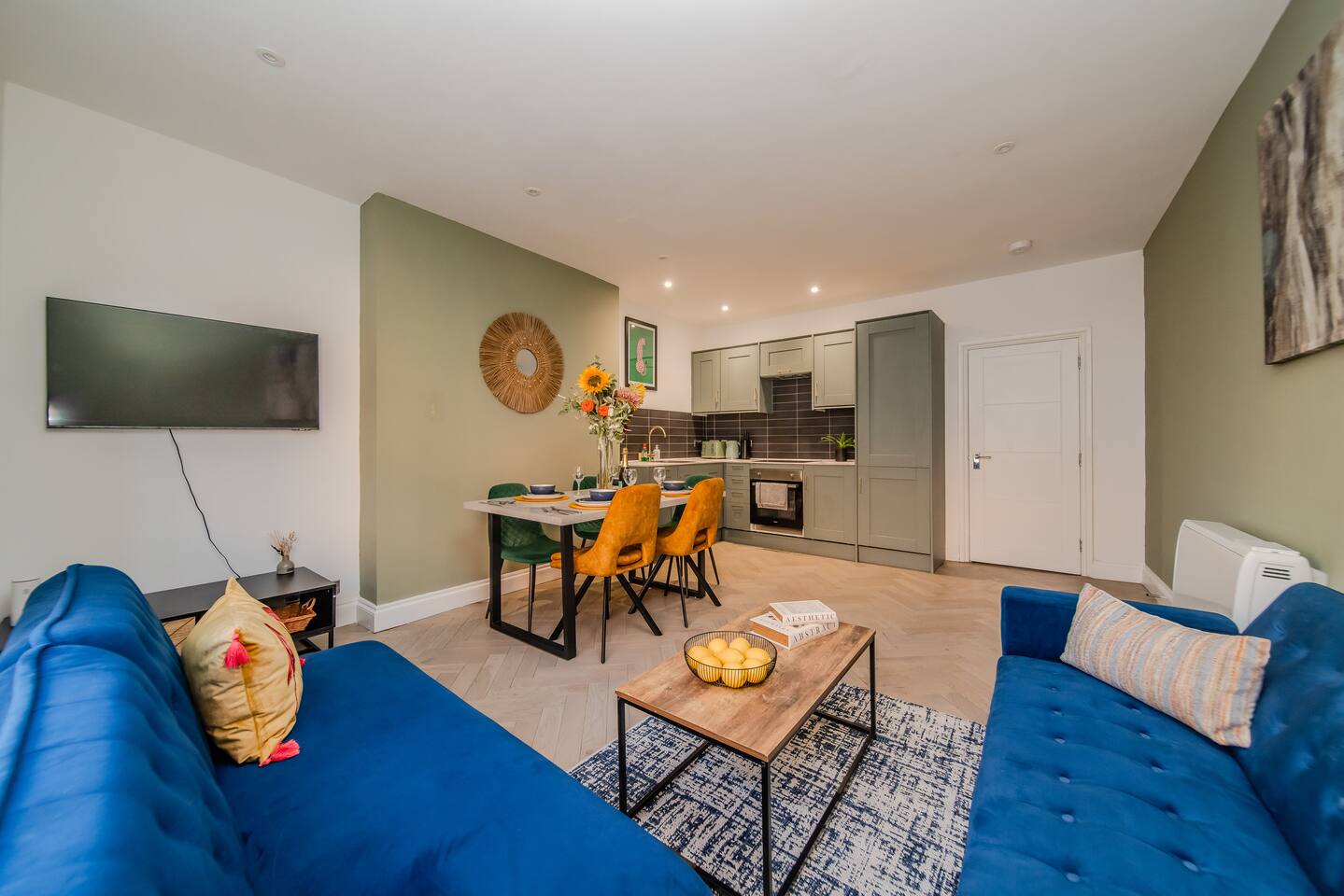 Brighton Beach PAD I Three bedroom Apartment Next To Brighton Beach