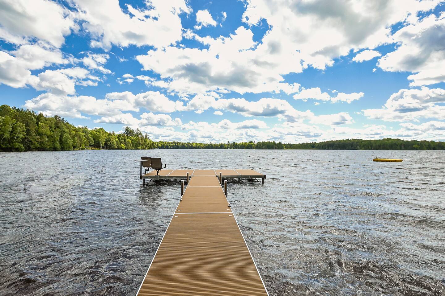 Waterfront Resort | Sleeps 18 | 5 Separate Units