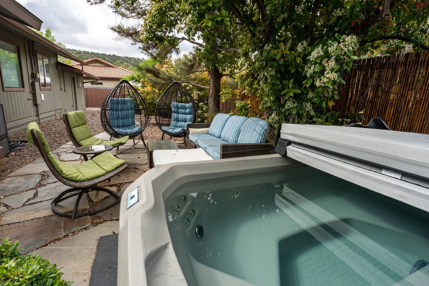 Magical Sedona Stay – Hot Tub, Fire Pit & Trails