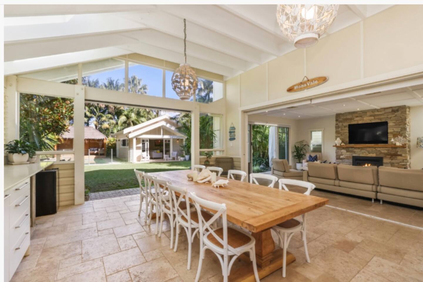 Lujoso Oasis Junto a la Playa para 13 Personas