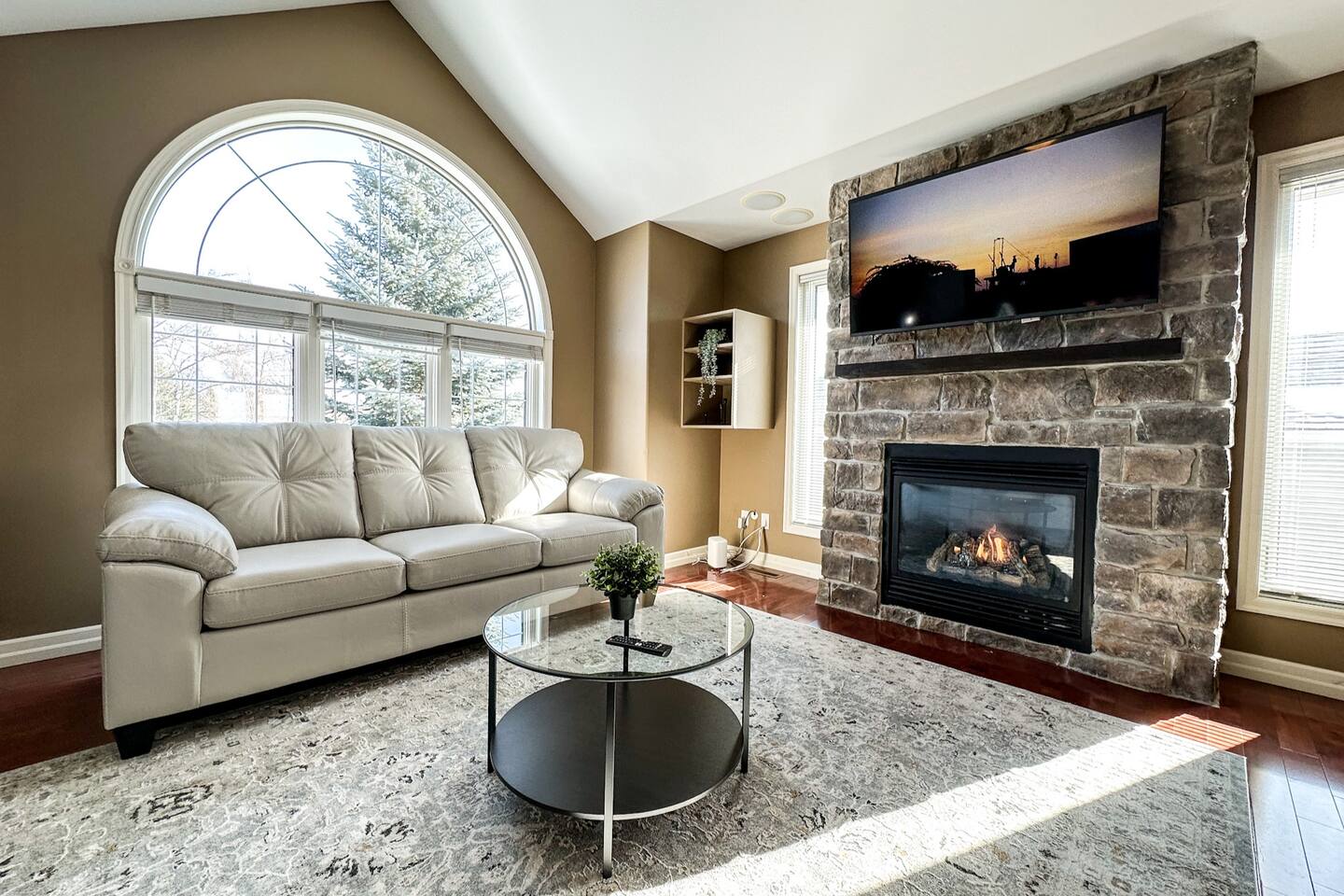 Suburban Luxury 5 Bedroom Property