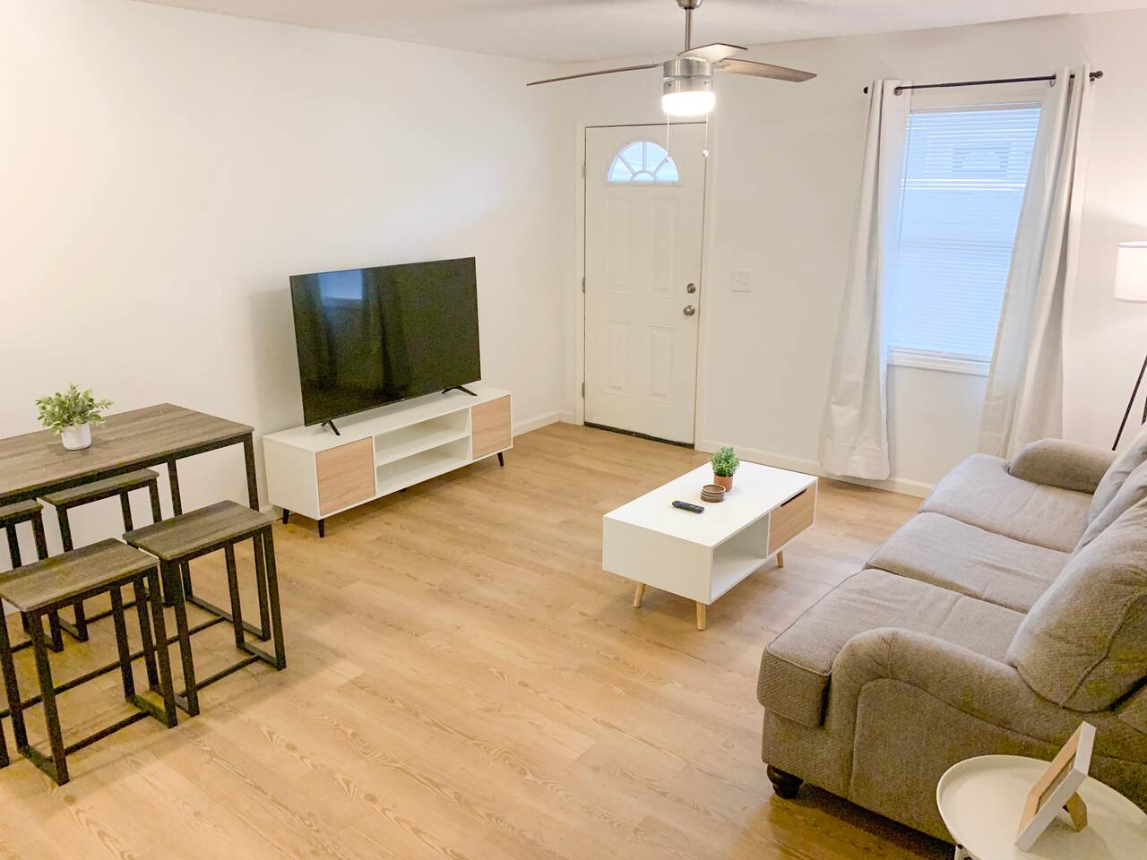 Cozy Close2Campus 2-Bedroom Stay