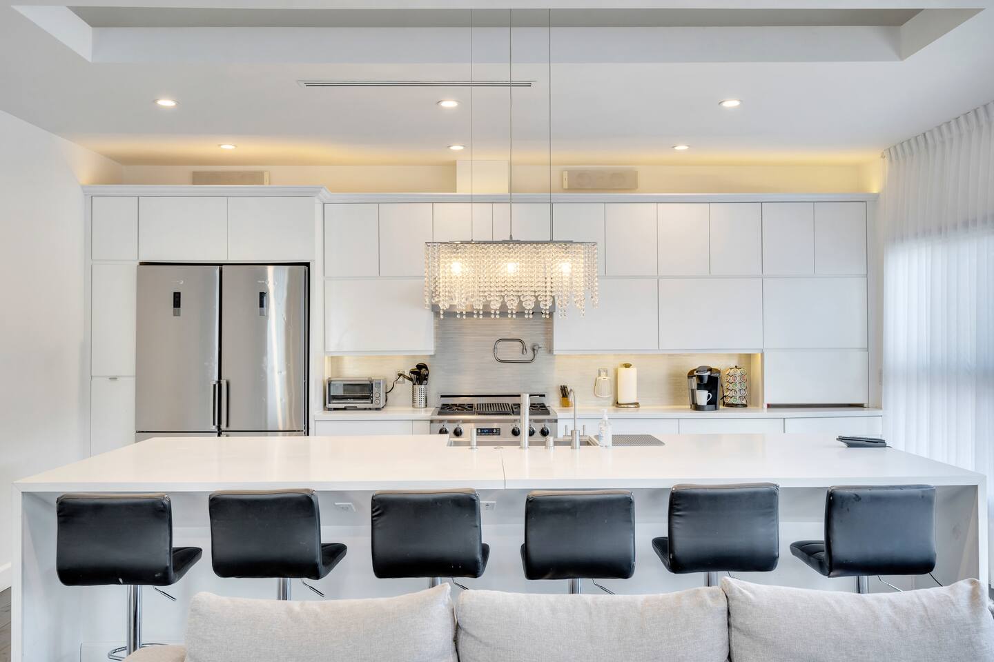 5 min WALK to Universal | Steam Room | Luxe