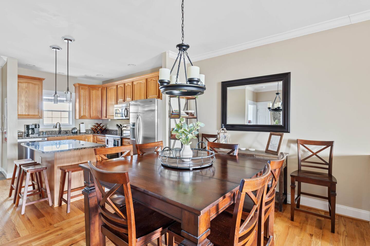 Mtn Views - Fireplace - Walk to Fred's & Dining!