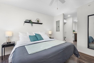 ROE - Light Room [108] rental in Overland Park