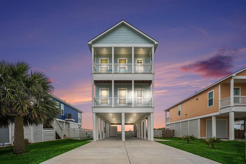 BRAND NEW 4/3.5 w/ heated pool and water views