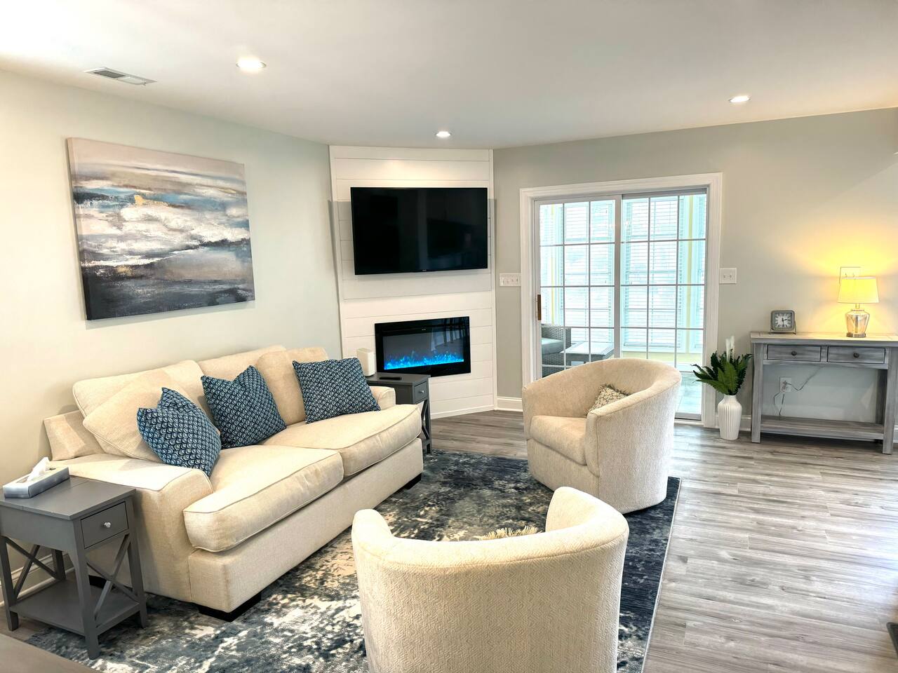 Modern 3b/2.5 Townhouse w/ Pool & Tennis