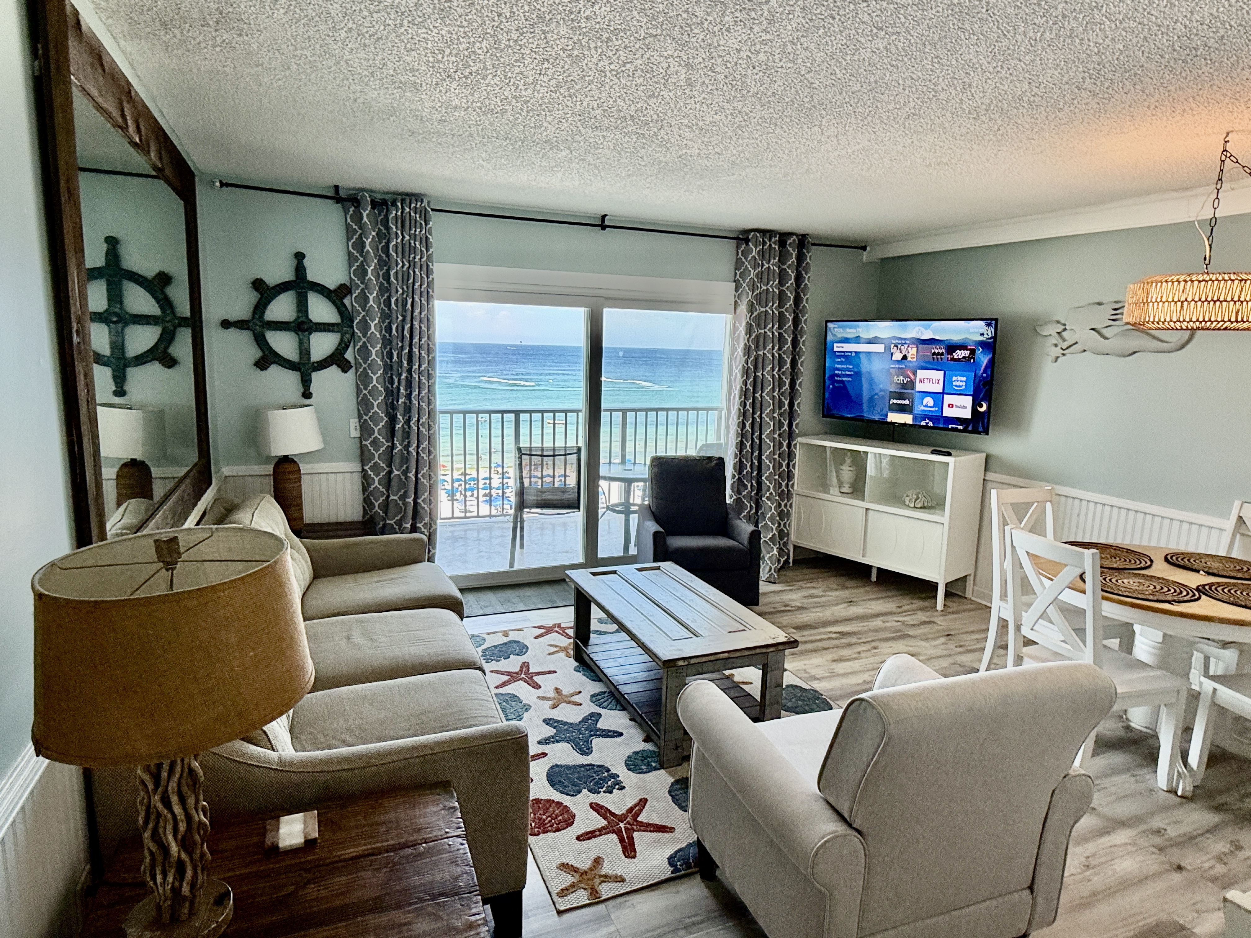 Summit• King w/Bunks• Sleeps 5• Balcony•8th floor