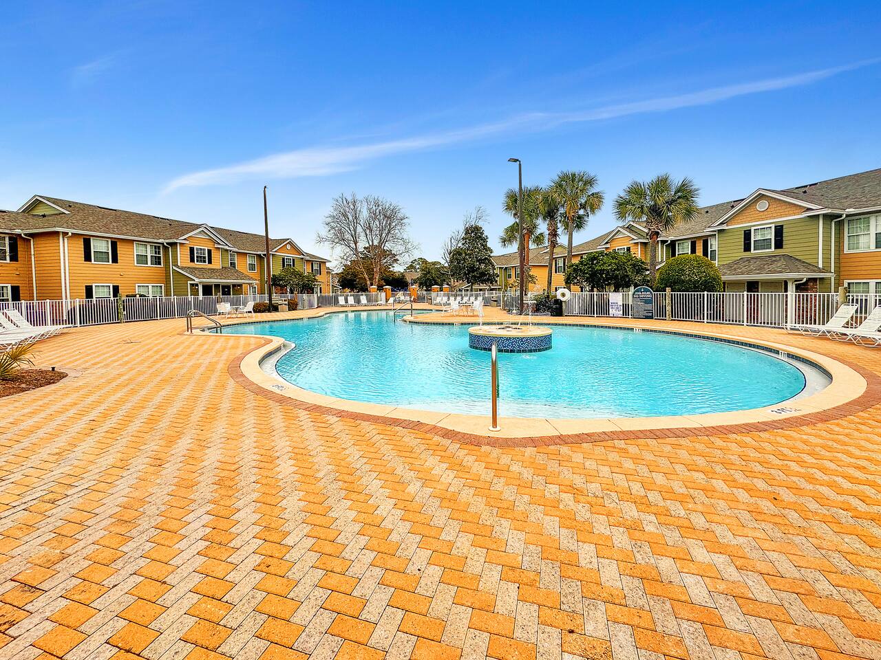 Kid's Playground & Pool! | Spring Getaway! - Holiday Home