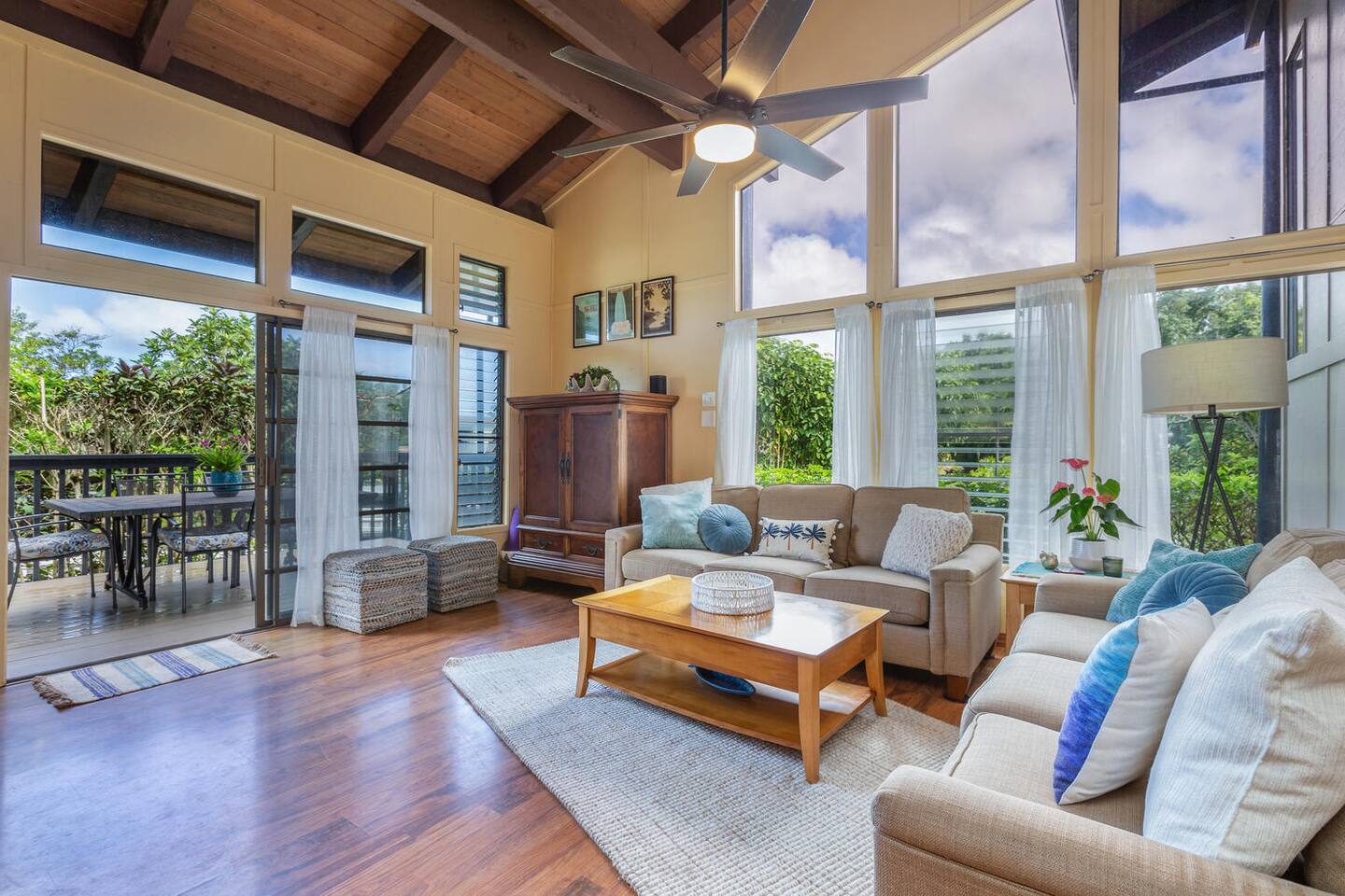 HaleKalani, Surf Townhouse, Walk to beach & pool