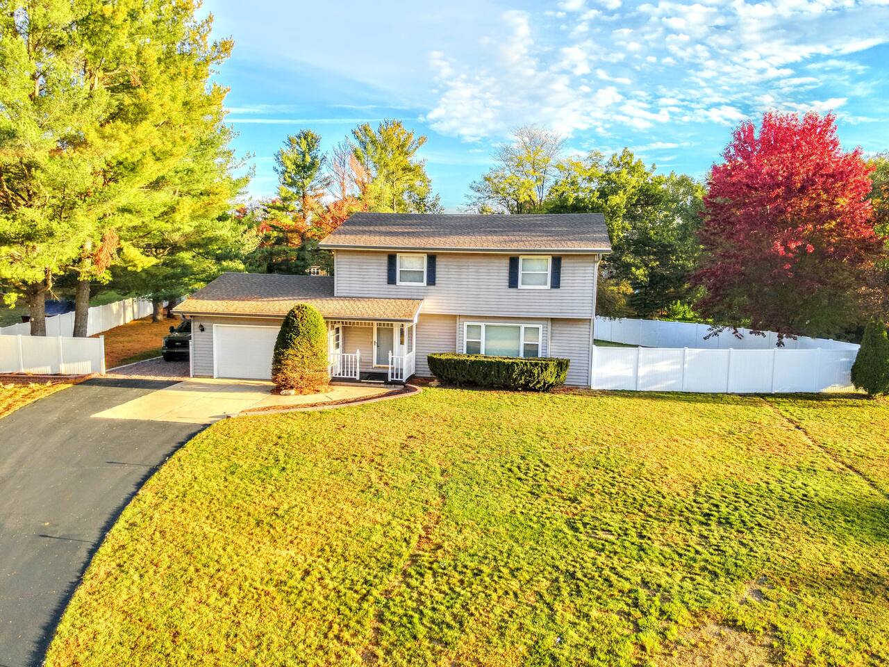 Downtown Spring Green Oasis | Steps to Park & Golf