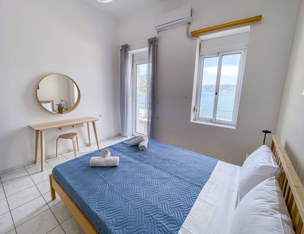 Port & sea view & Elounda center Apartment