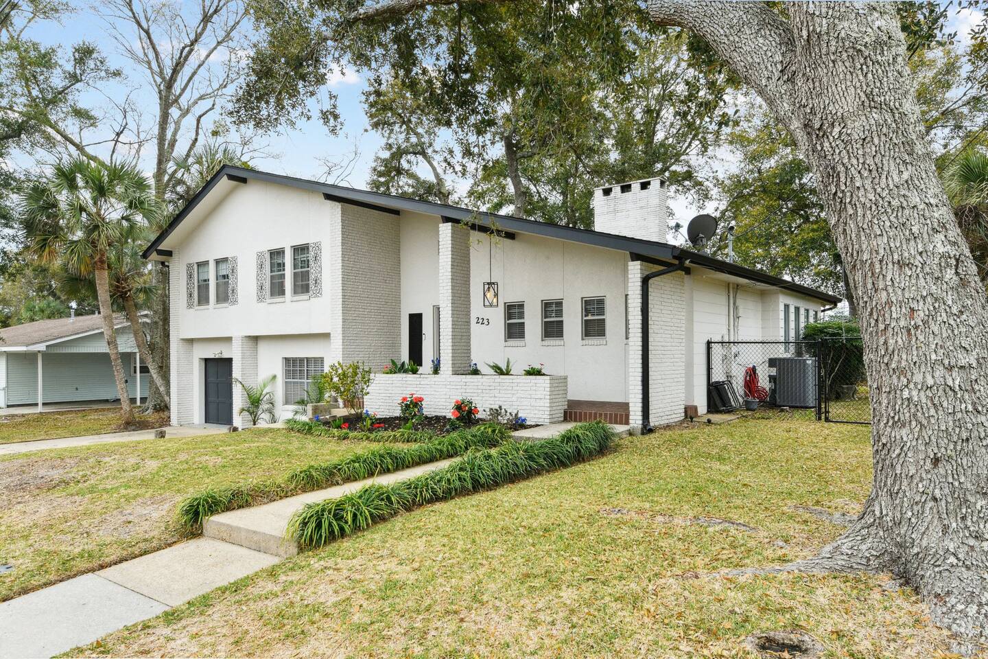 Venetian Garden Retreat w/Arcade Games