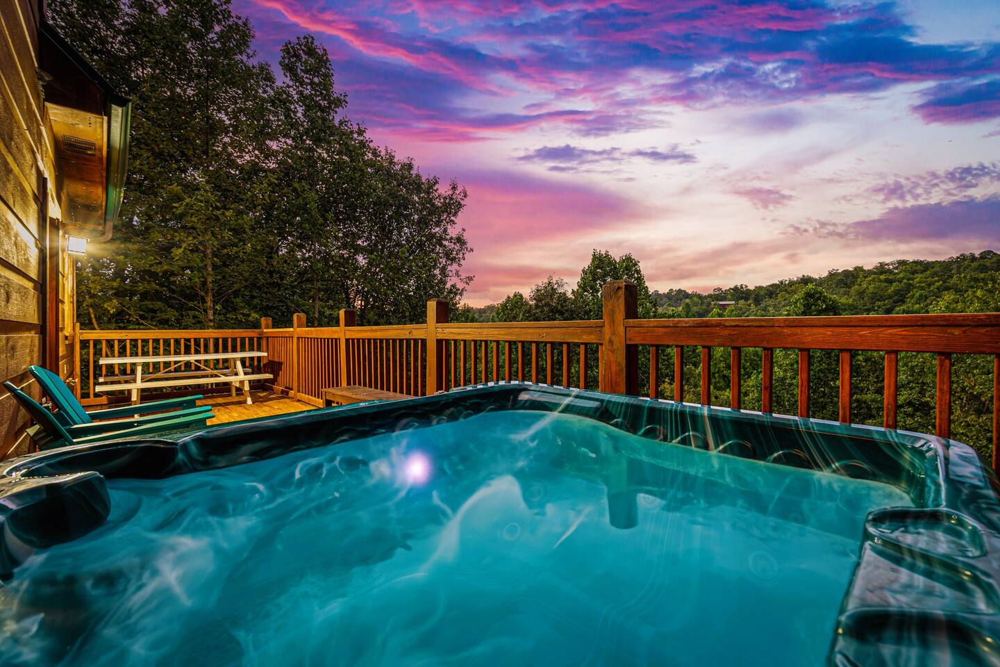 Private Wood Cabin - Scenic, Hot Tub, Pool Table, Family Fun, EV