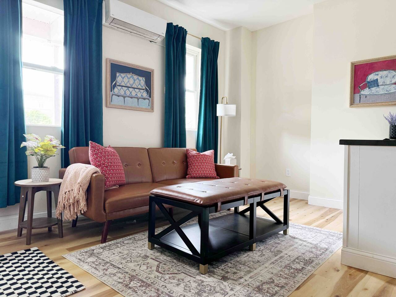 The Cardinal 810 A | KING 1BD/1BA Apt photo 2