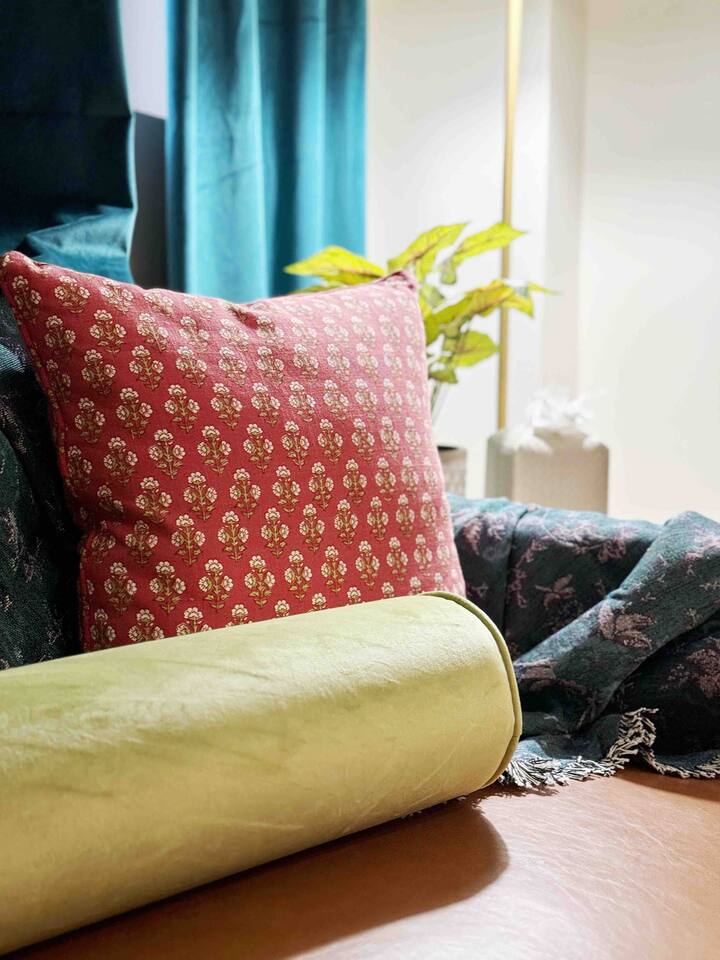 The Cardinal 810 A | KING 1BD/1BA Apt photo 3