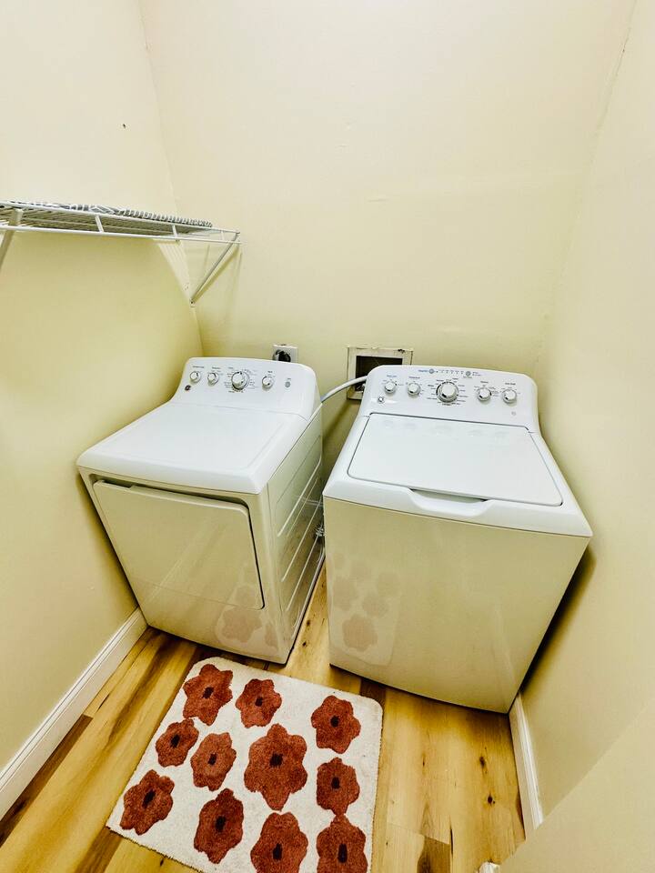 The Cardinal 810 A | KING 1BD/1BA Apt