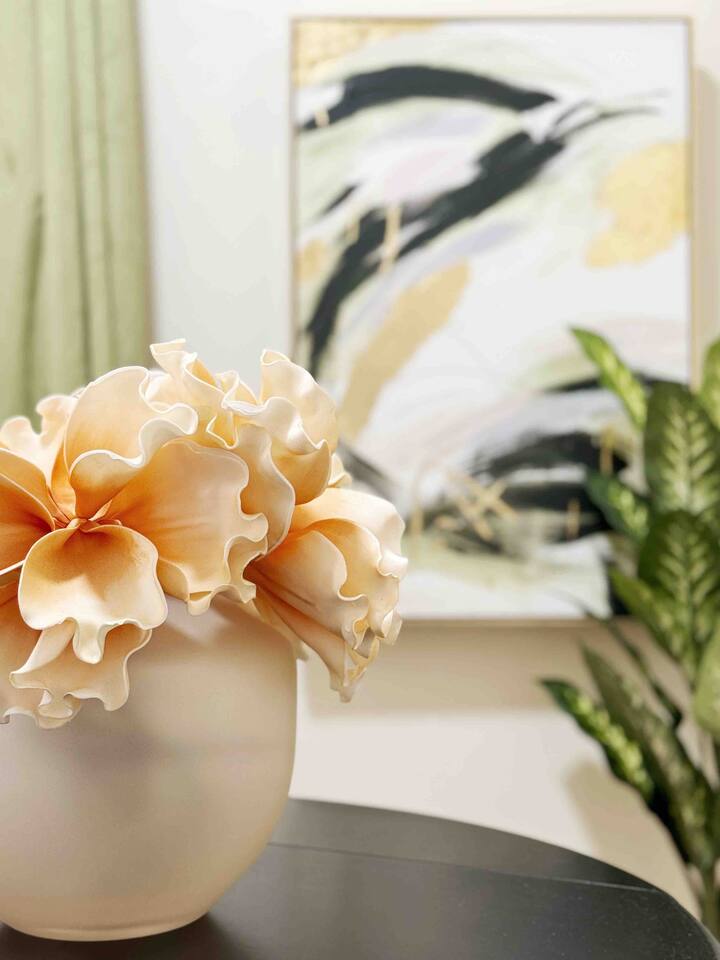 The Cardinal 808 A | KING 1BD/1BA Studio Apt