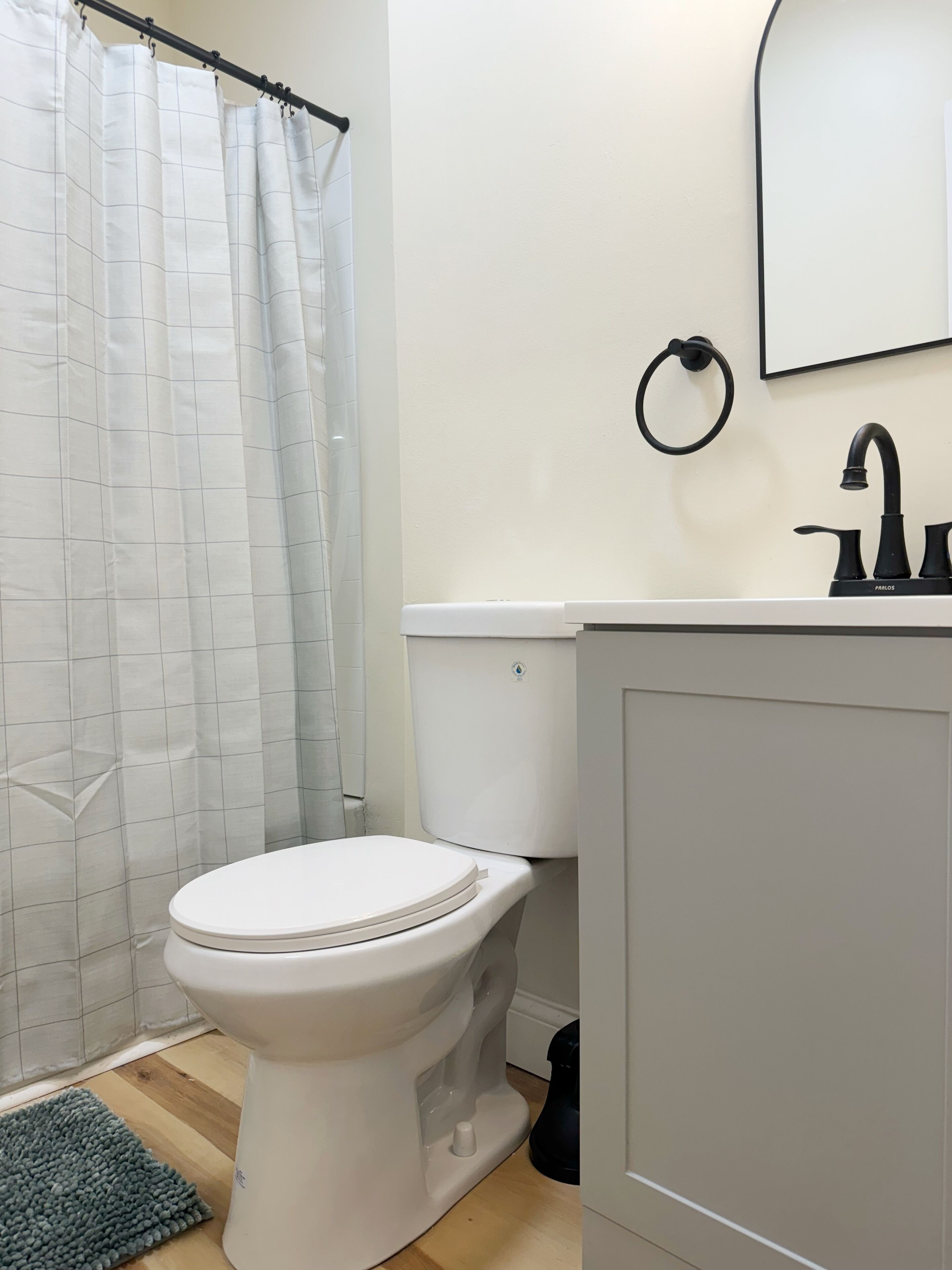 The Cardinal 808 A | KING 1BD/1BA Studio Apt