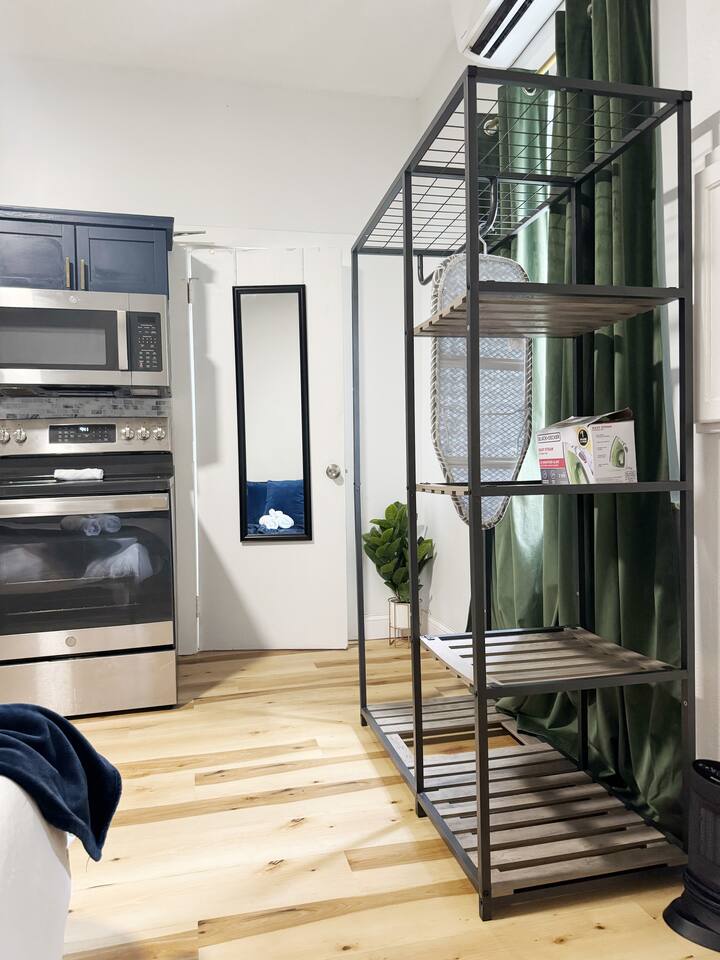 The Cardinal 810 B | QUEEN 1BD/1BA Studio Apt