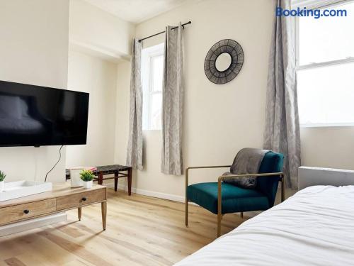 The Cardinal 810 C | QUEEN 1BD/1BA Studio Apt