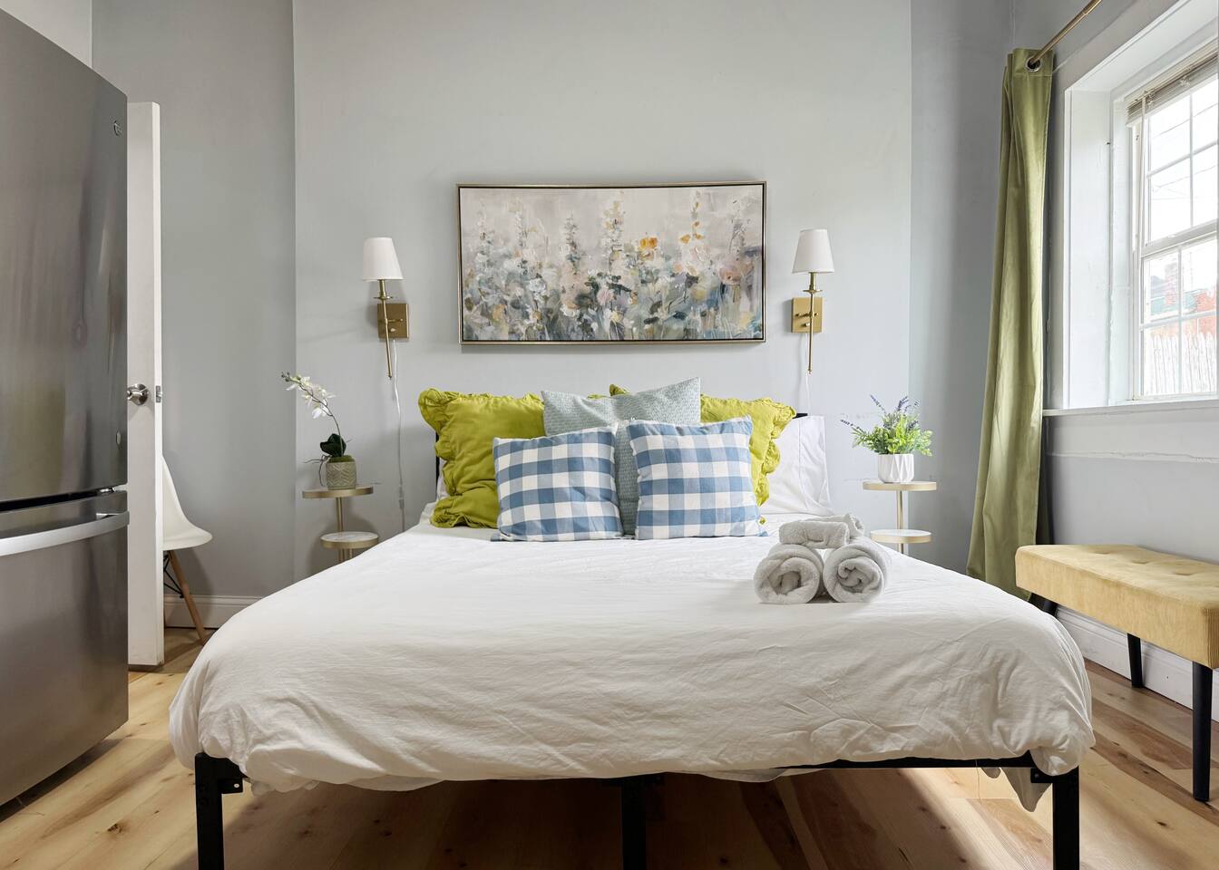 The Cardinal 810 C | QUEEN 1BD/1BA Studio Apt