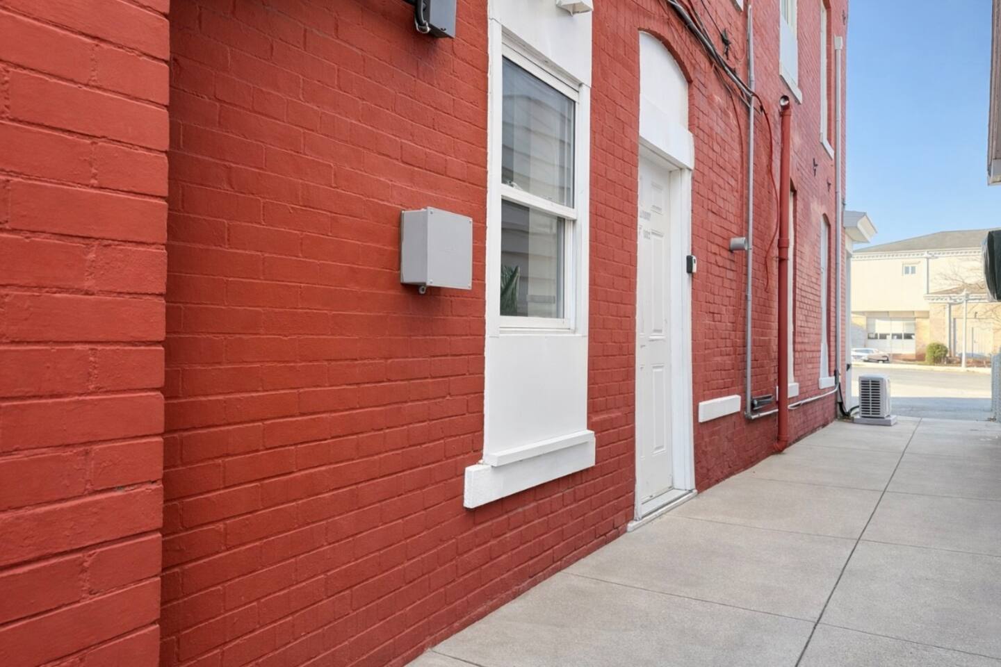 The Cardinal 810 C | QUEEN 1BD/1BA Studio Apt