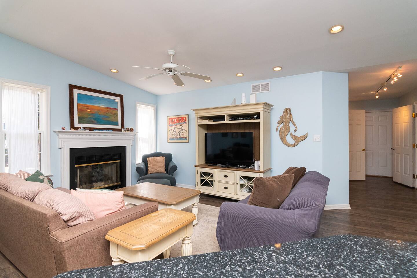 Sea Side Serenity - 4BR - Sleeps 12, Pet Friendly photo 6