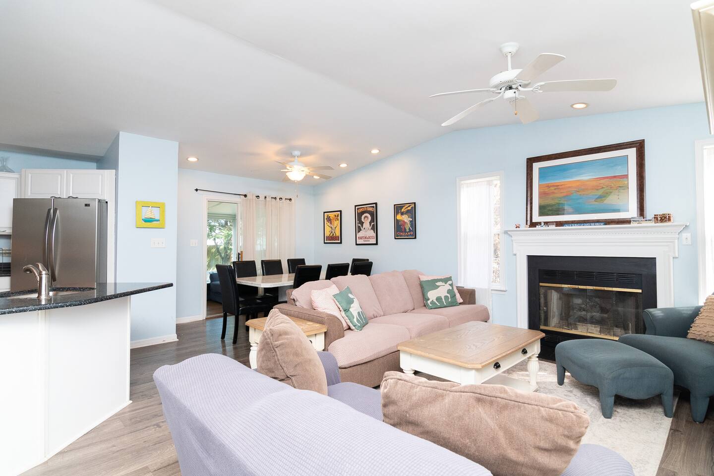 Sea Side Serenity - 4BR - Sleeps 12, Pet Friendly photo 4