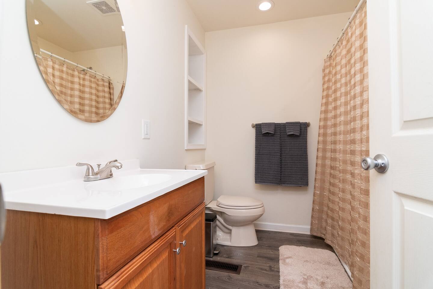Sea Side Serenity - 4BR - Sleeps 12, Pet Friendly photo 31