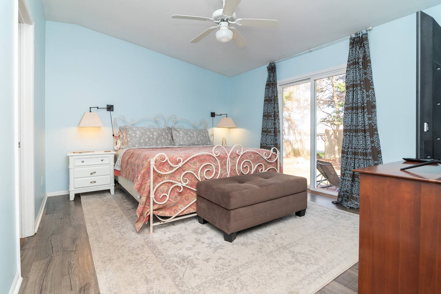 Sea Side Serenity - 4BR - Sleeps 12, Pet Friendly photo 9
