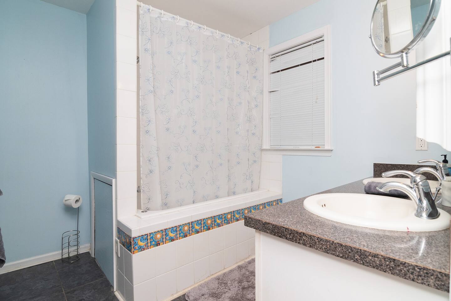 Sea Side Serenity - 4BR - Sleeps 12, Pet Friendly photo 23