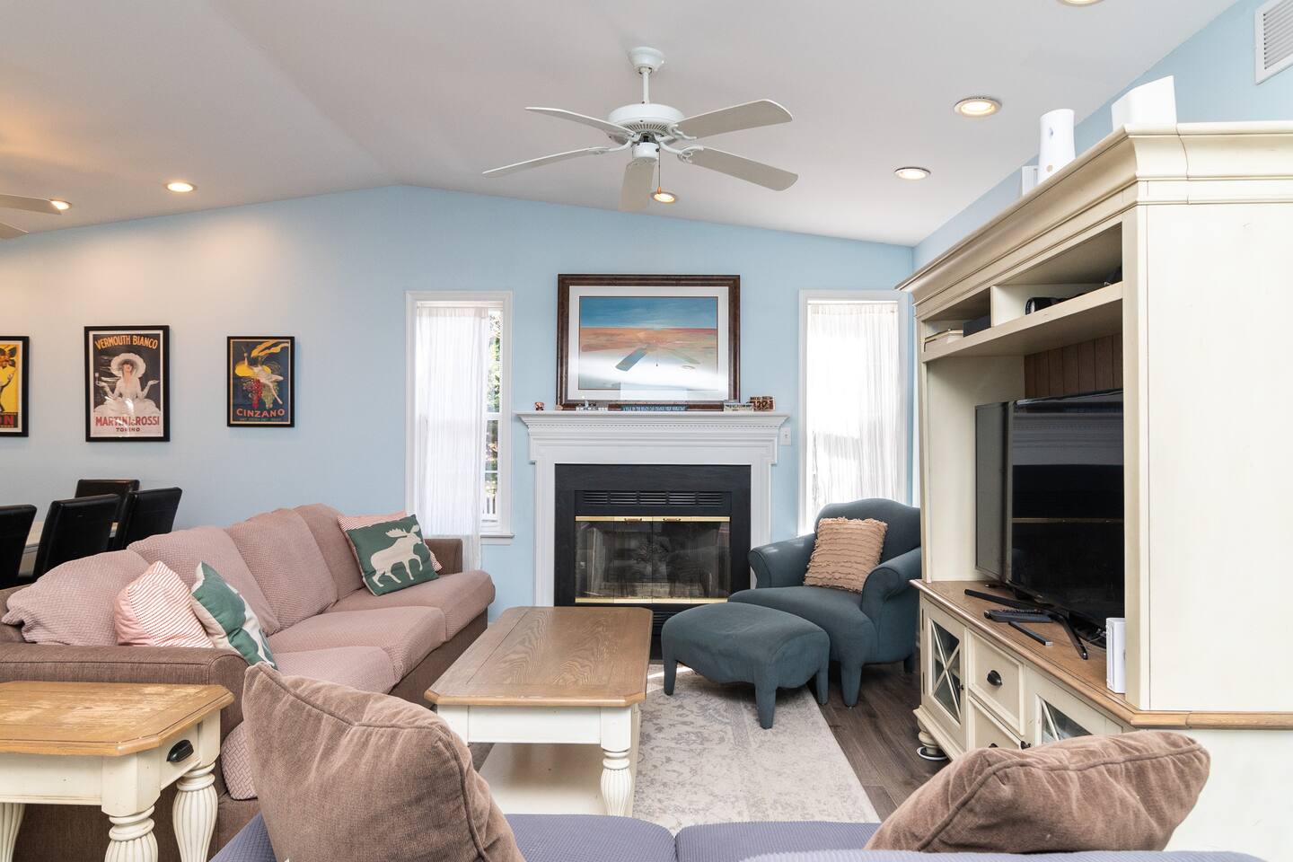 Sea Side Serenity - 4BR - Sleeps 12, Pet Friendly photo 8