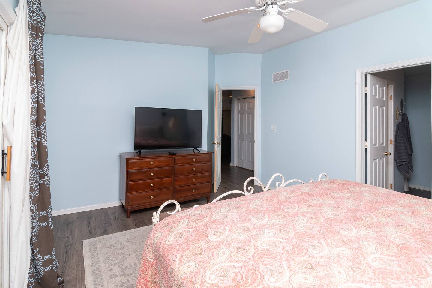 Sea Side Serenity - 4BR - Sleeps 12, Pet Friendly photo 21