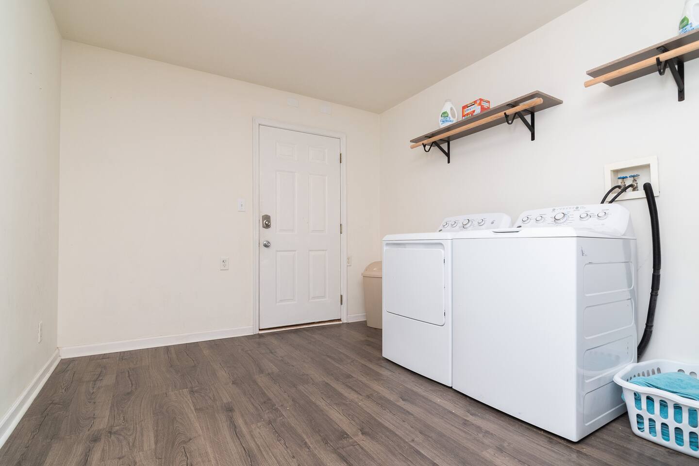 Sea Side Serenity - 4BR - Sleeps 12, Pet Friendly photo 32