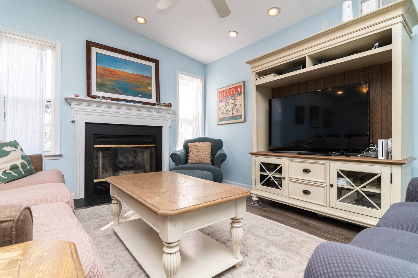 Sea Side Serenity - 4BR - Sleeps 12, Pet Friendly photo 3
