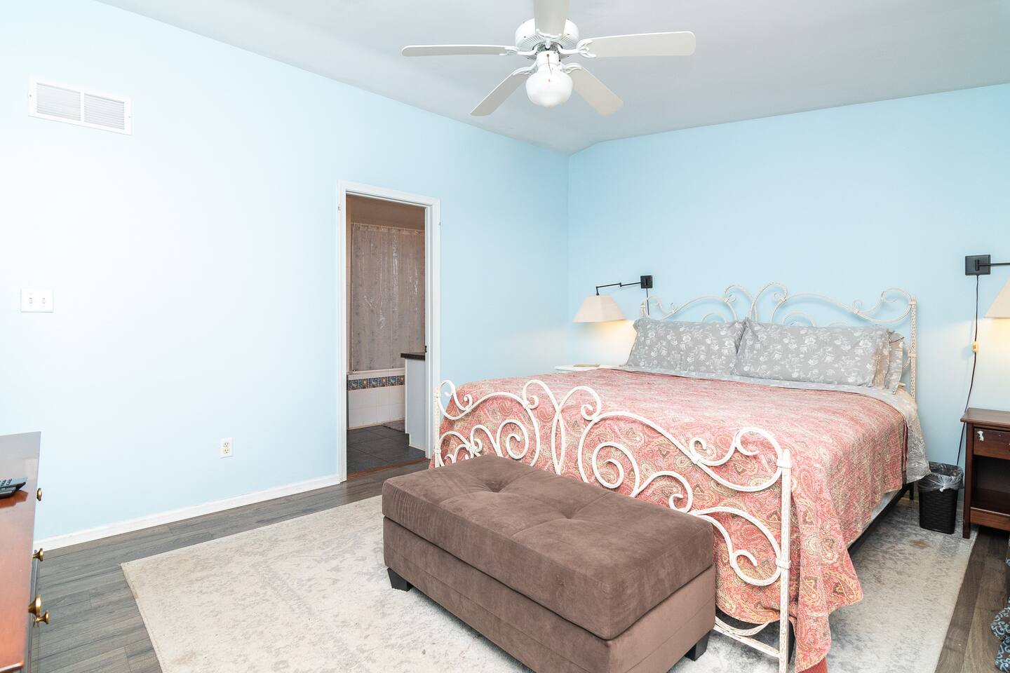 Sea Side Serenity - 4BR - Sleeps 12, Pet Friendly photo 20