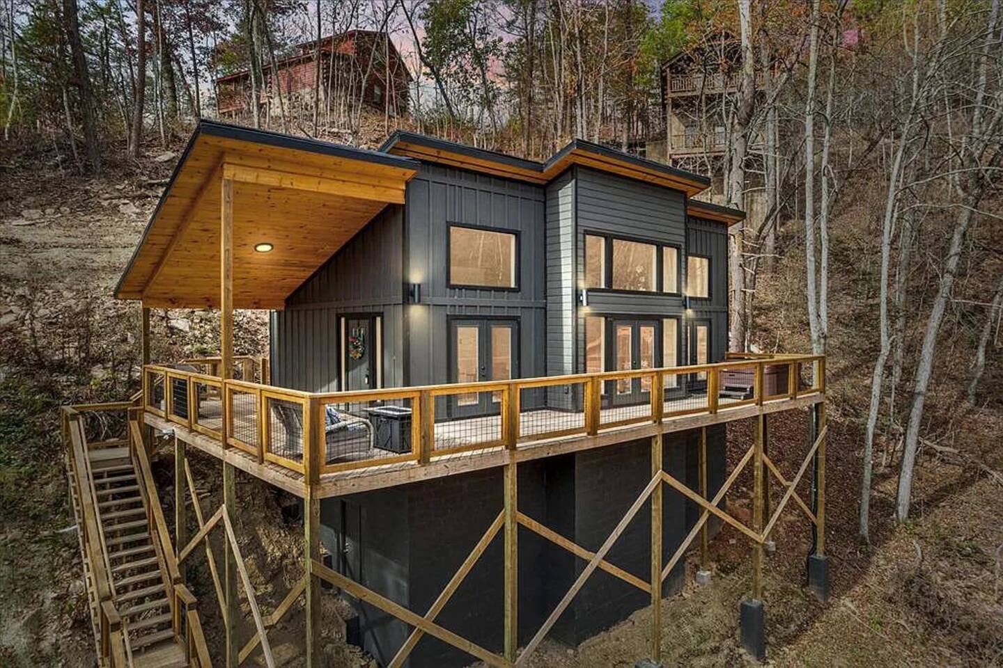 Dog Friendly Modern Cabin w/ Hot Tub by CoffyKrohn