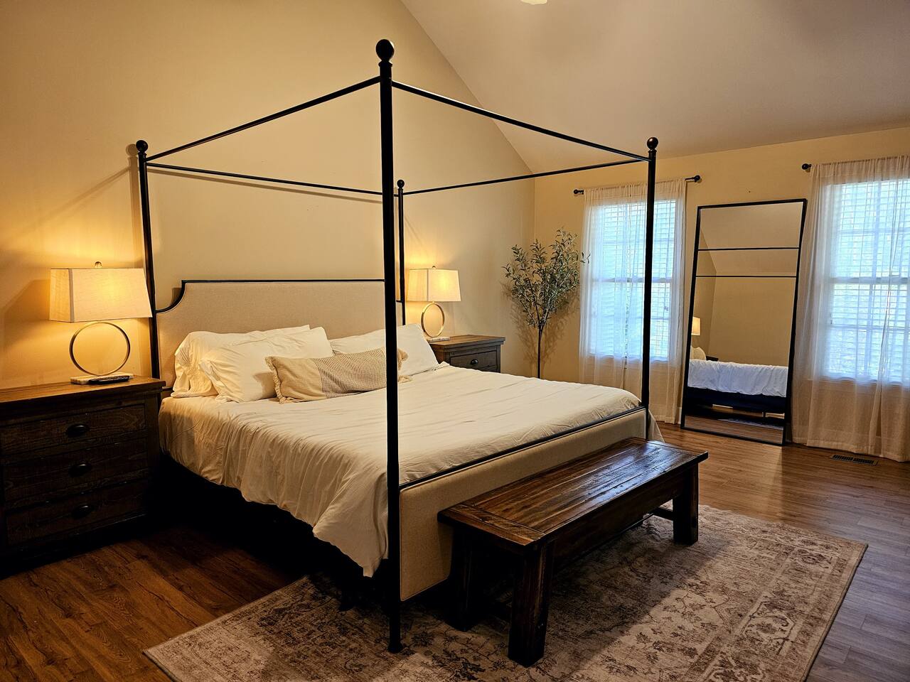 Spacious Master Suite l Fenced Yard | Pet-Frndly |